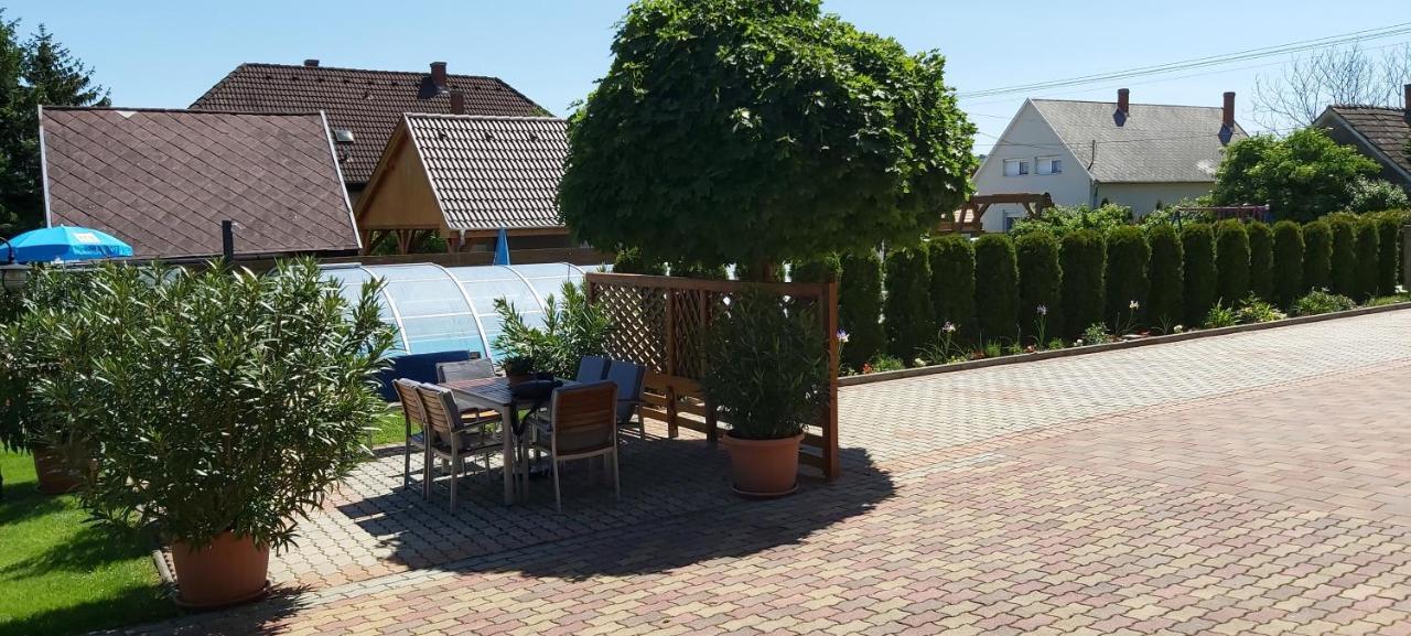 Hotel Holp Panzio Balatonföldvár Zewnętrze zdjęcie