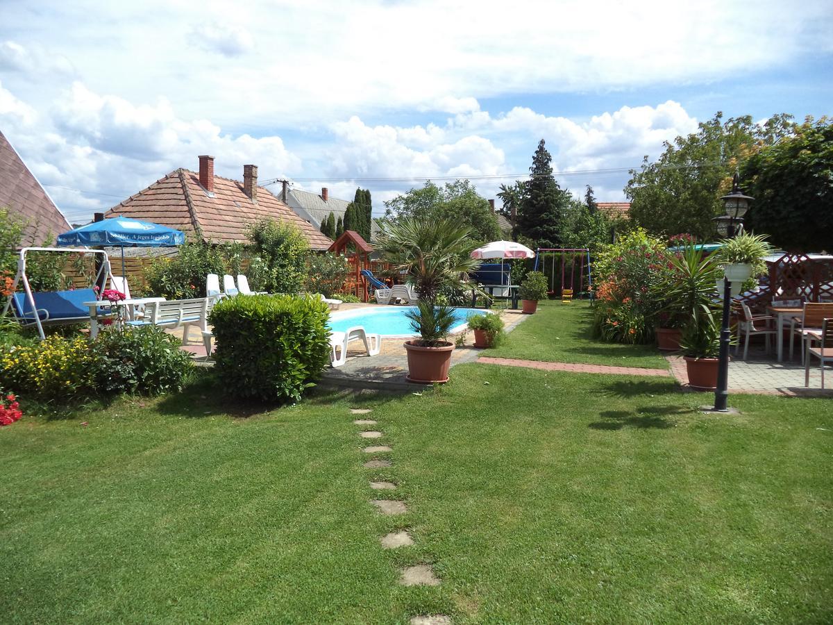 Hotel Holp Panzio Balatonföldvár Zewnętrze zdjęcie