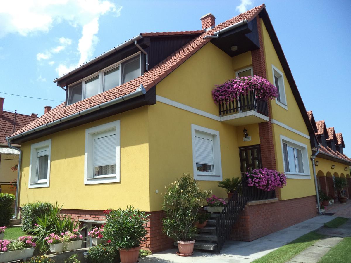 Hotel Holp Panzio Balatonföldvár Zewnętrze zdjęcie